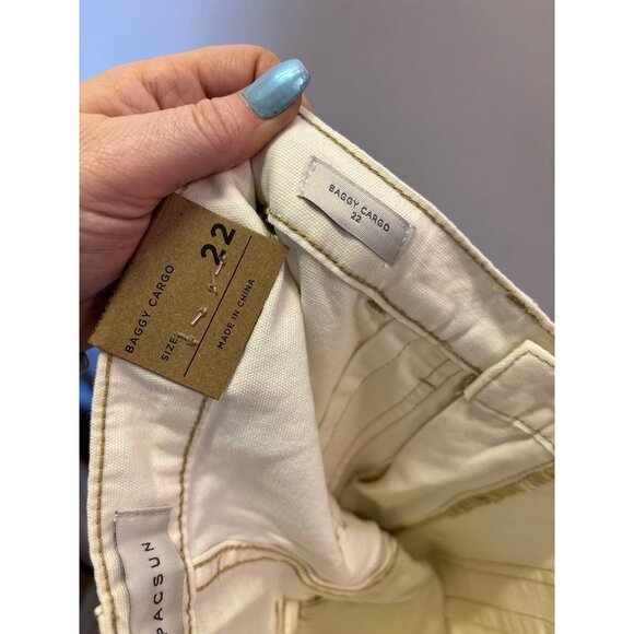 Pacsun “Baggy Cargo” NWT (size 22) white denim pants - Picture 9 of 10